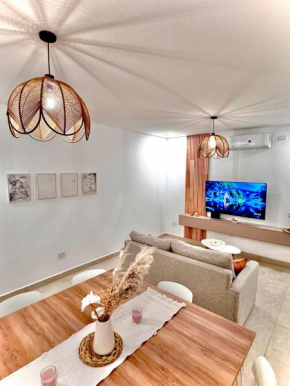 Departamento boutique centrico, nuevo y moderno con 3 habitaciones y 2 baños en calle caseros